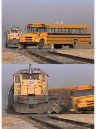 Создать мем: поезд сбивает школьный автобус, школьный автобус, автобус американский