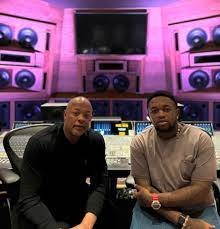 Создать мем: dr dre in the studio, студия доктора дре, snoop dogg dr dre