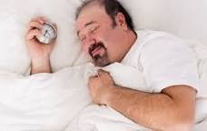 Создать мем: спит болезнь картинки, мужчина храпит, толстячок спит картинка