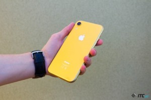 Создать мем: iphone xr желтый, iphone xs, айфон xr желтый фото