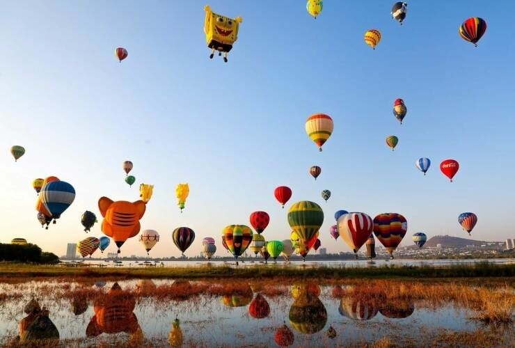 Создать мем: bristol balloon fiesta, hot air balloon, albuquerque international balloon fiesta