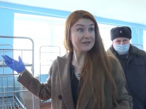 Создать мем: девушка, мария бутина посетили навального в колонии, мария бутина посетила навального