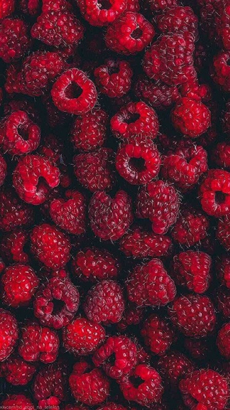 Create meme: raspberry berry, raspberry background, berries aesthetics