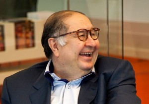 Создать мем: фбк, миллиардер, alisher usmanov