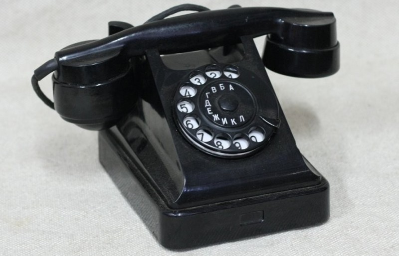 Create meme: vintage telephone, old phone, telephone apparatus of the USSR