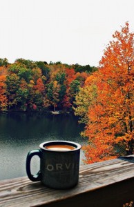 Создать мем: утро осень эстетика, осень горы кофе, утро осень кофе
