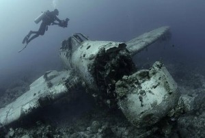 Создать мем: обломки под водой 5, затонувший шерман сайпан, затонувшие подводные лодки