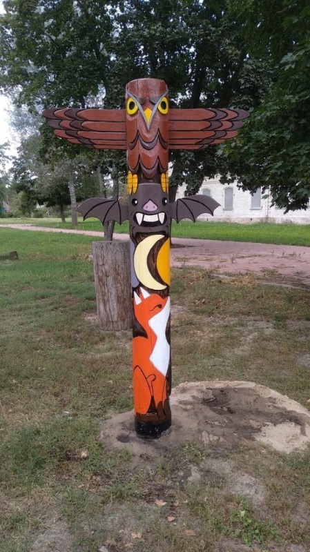 Create meme: totem pole, totem, from totem pole