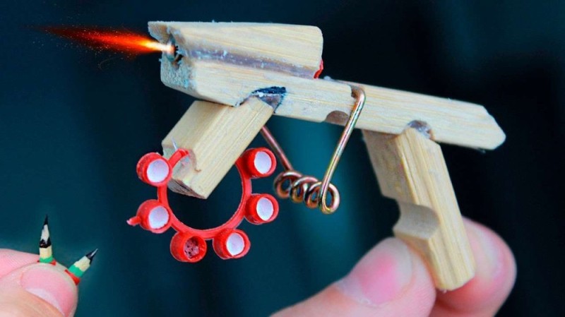 Create meme: matchcostrel, a gun from a clothespin, homemade crafts with your own hands