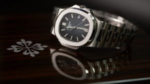 Создать мем: 40mm patek philippe nautilus perpetual calenda, patek philippe nautilus 5726, patek philippe nautilus 5711/1a-010