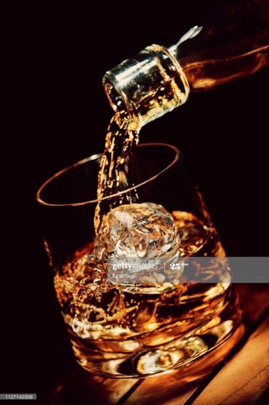 Создать мем: к виски, whiskey glass, whisky glass