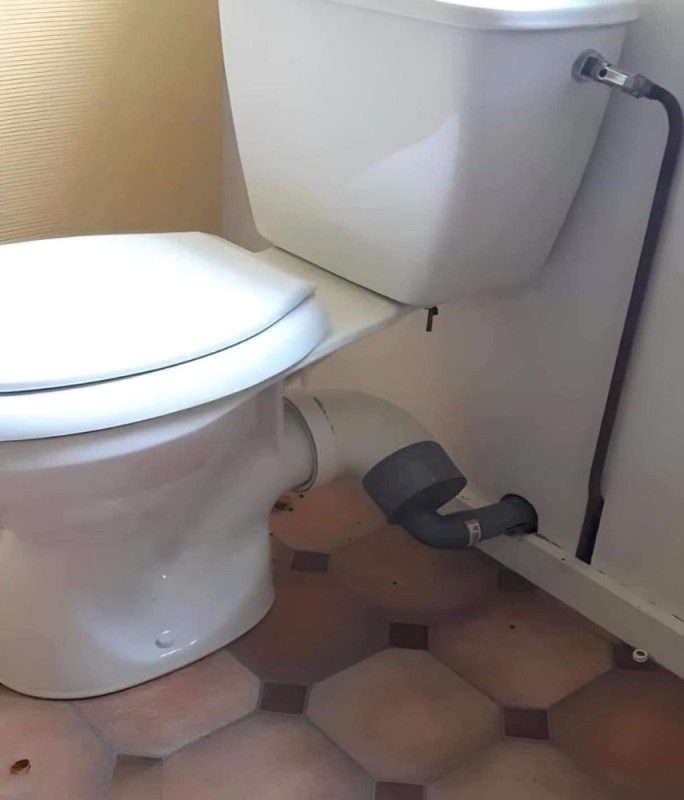 Create meme: installation of toilets, connecting the toilet, the toilet in the house