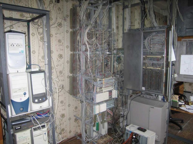 Create meme: server room in the apartment, server room, old server room