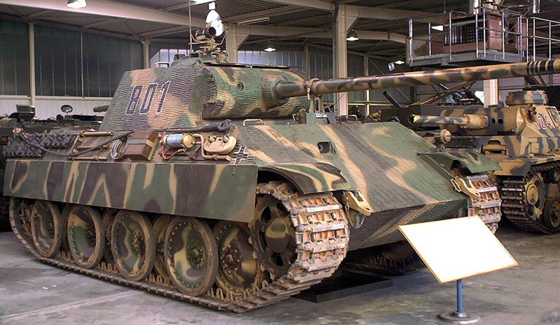 Создать мем: польская пантера танк, танк panther ausf g в музее, пантера
