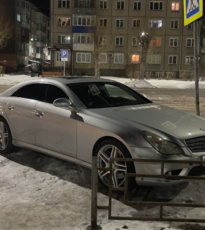 Create meme: Mercedes-Benz CLS-class II (W218), mercedes cls 219, mercedes benz cls