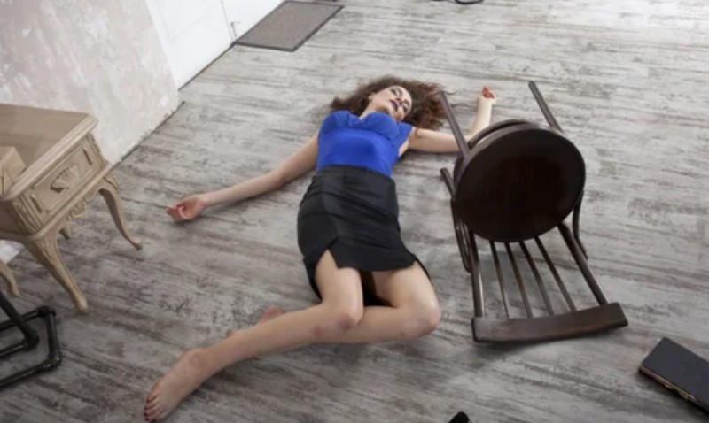 Create meme: The dead woman, The woman is lying on the floor, a photo shoot in the style of a crime scene