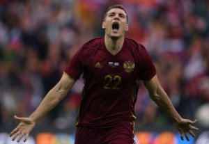 Создать мем: футбол товарищеские матчи, нойштедтер, as roma