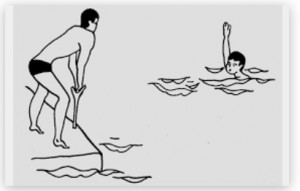 Создать мем: плавание техника плавания кролем, способ второй. спасатель плывет к уставшему пловцу со стороны его ног, техника ныряния