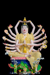 Создать мем: многорукий будда самуи, многорукая индийская богиня, восьмирукий гений