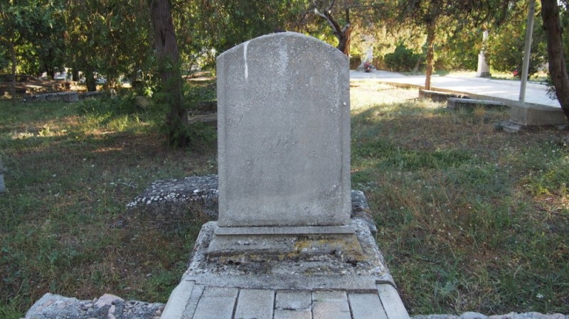 Create meme: grave monument rip, stories, bratskoe cemetery sevastopol north side