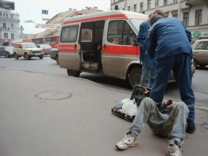 Создать мем: скорая, пермь дтп со скорой, сбил ребенка во дворе