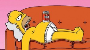 Создать мем: гомер симпсон в кровати, гомер симпсон лежит на диване, гомер симпсон на диване с пивом
