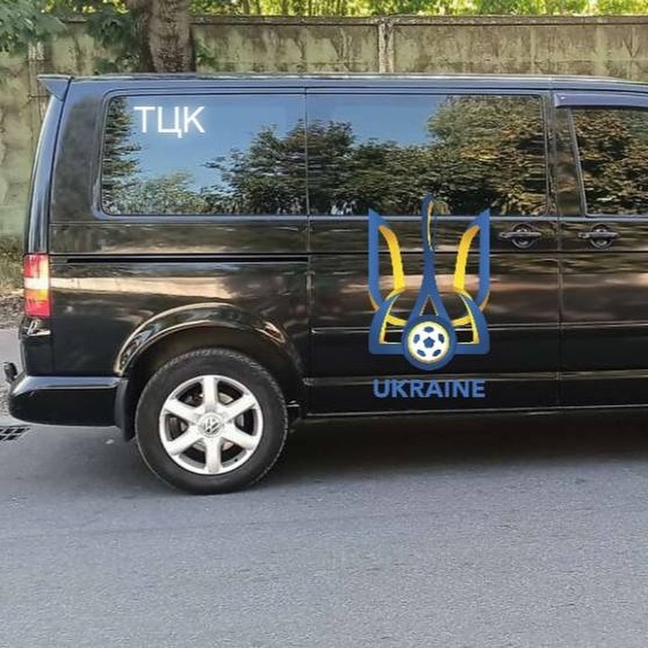 Create meme: volkswagen multivan, volkswagen multivan t 5, volkswagen transporter T5 FSB