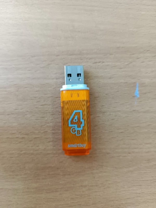 Create meme: smartbuy 16 gb flash drive, smartbuy 16gb orange usb flash drive, smartbuy flash drive