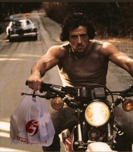Создать мем: фильм рэмбо 1 кровь, рэмбо 1 сильвестр сталлоне мотоцикл, рэмбо: первая кровь фильм 1982