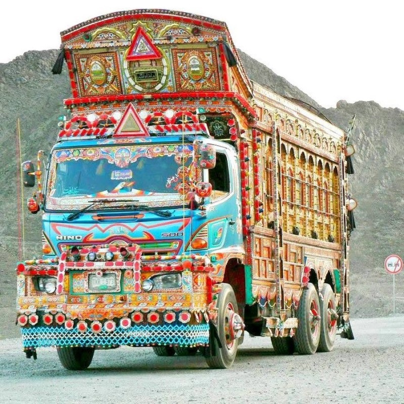 Create meme: indian truck, trucks from India and Pakistan, pakistani trucks