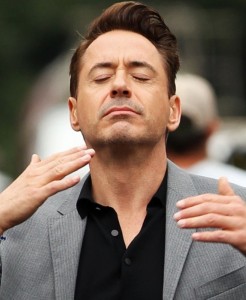 Создать мем: robert downey jr, мемы, запах