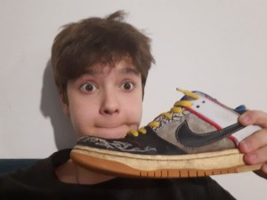 Создать мем: певцы, converse shoes, элвин грей