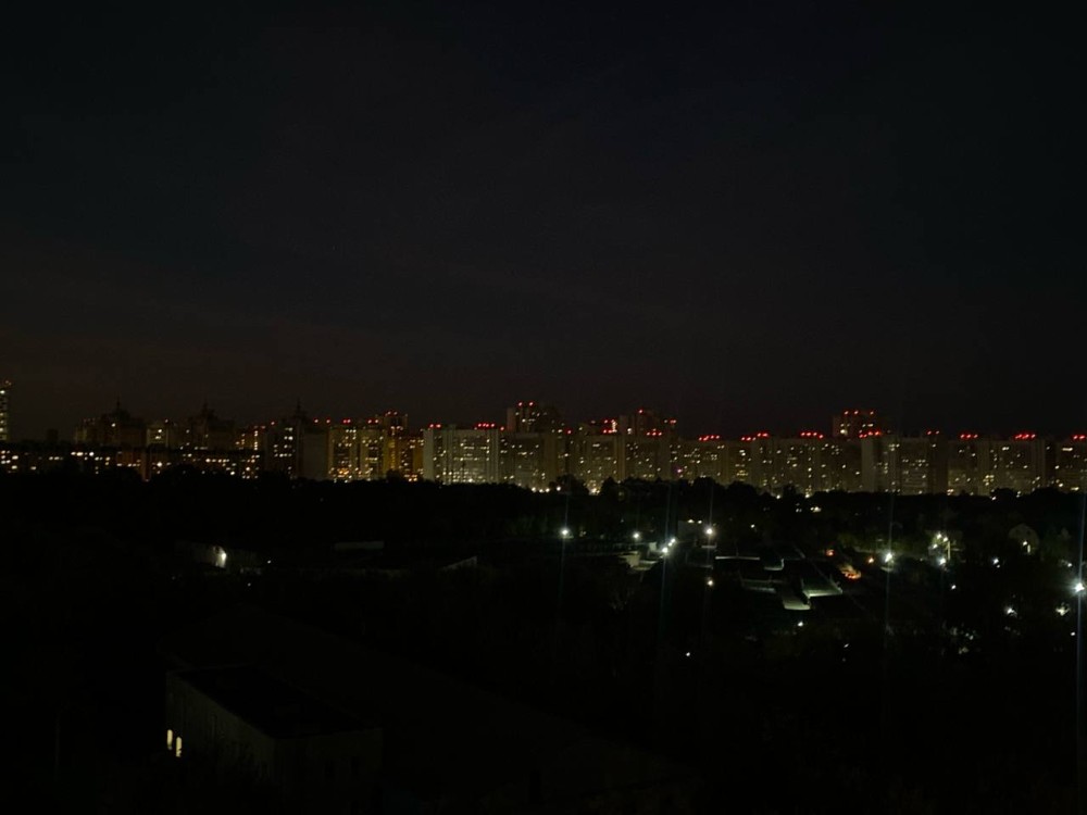 Create meme: view from the roof at night, night view from the window, view from the window at night