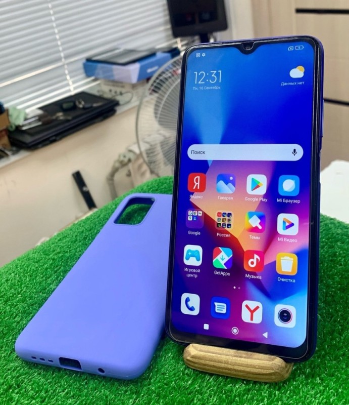 Создать мем: xiaomi redmi note 10, xiaomi redmi 9 t, смартфон xiaomi