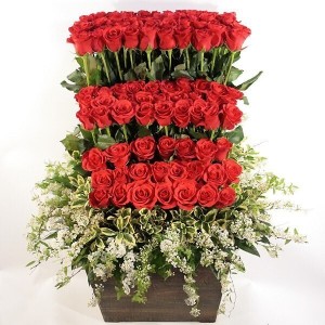 Создать мем: цветочное, большие высокие розы для тебя, многоярусный букет из роз
