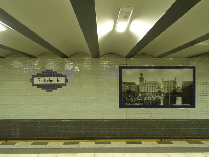 Создать мем: станции метро северной филадельфии, каховская метро 2021, берлинский метрополитен станция alexandrplatz