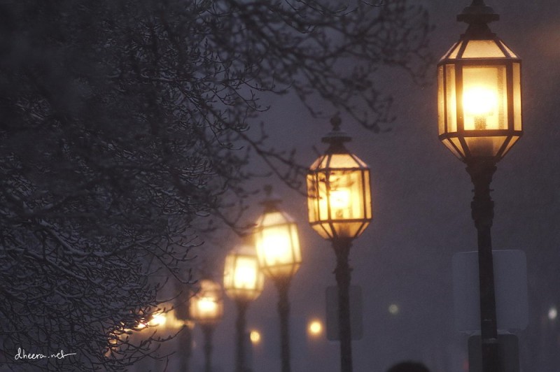 Создать мем: зима фонарь, ночные фонари, уличный фонарь