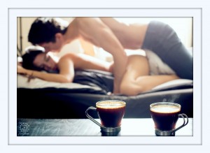 Создать мем: кофе в постели, доброе утро романтика, утренний кофе в постель