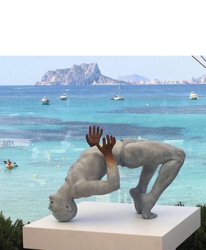 Create meme: funny news, sculpture sculptures, art sculpture