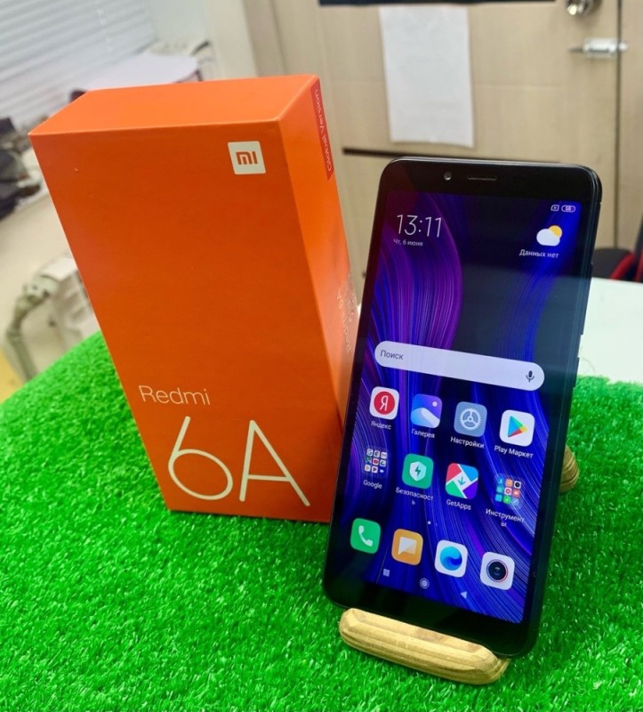 Создать мем: смартфон redmi, xiaomi redmi 6 a, redmi 3