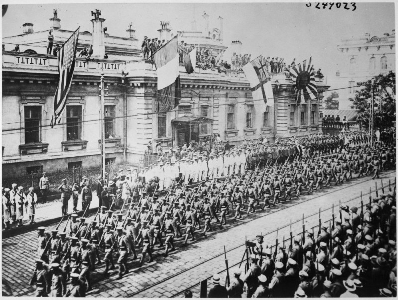 Create meme: Japanese interventionists Vladivostok 1918, the intervention in Vladivostok 1918, Vladivostok the parade of the interventionists 1918