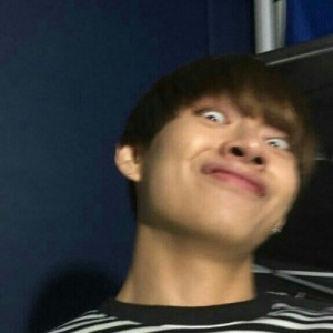 Создать мем: derp face, taehyung, bts tae