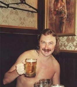 Создать мем: николаев с пивом, выпьем за любовь, игорь николаев