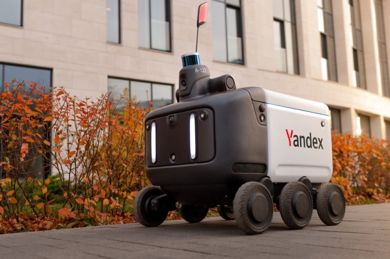 Create meme: delivery robot, robot courier, yandex delivery robot