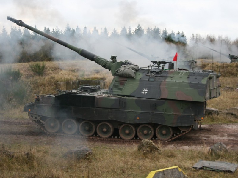 Create meme: acs pzh 2000, acs panzerhaubitze 2000, 155 mm self-propelled howitzer pzh 2000 (Germany)