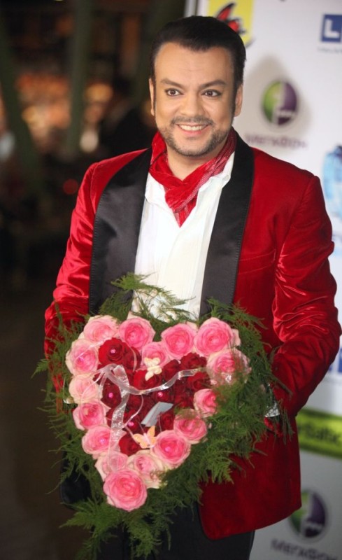 Create meme: Philip , Philip kirkorov with flowers, Philip kirkorov white