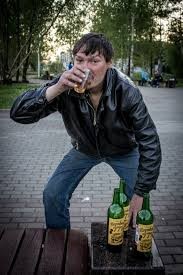 Создать мем: пьянство в россии, русские алкаши, алкаши и трезвенник