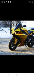 Создать мем: ямаха р1 250, yamaha r6 2021, suzuki gsxr 750 желтый