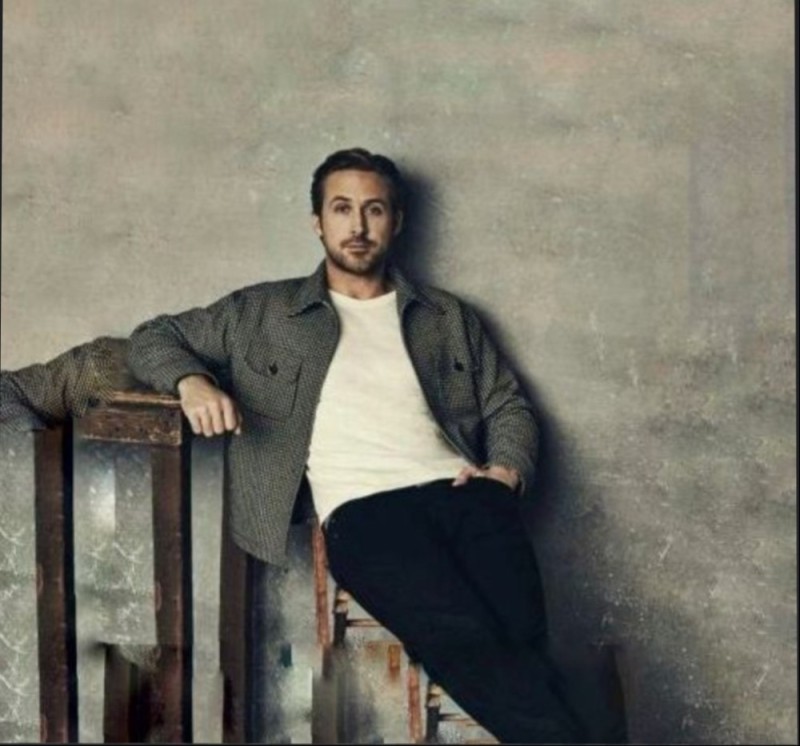 Create meme: actor Ryan Gosling, Ryan Gosling photo shoot, Ryan Gosling is sitting