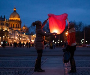 Create meme: romantic Petersburg, photo lovers of Moscow and St. Petersburg in the summer, lovers in St. Petersburg
